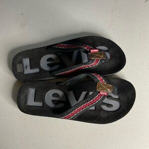 Levi's Men's Black and Red Flip Flops size 12 pool beach summer